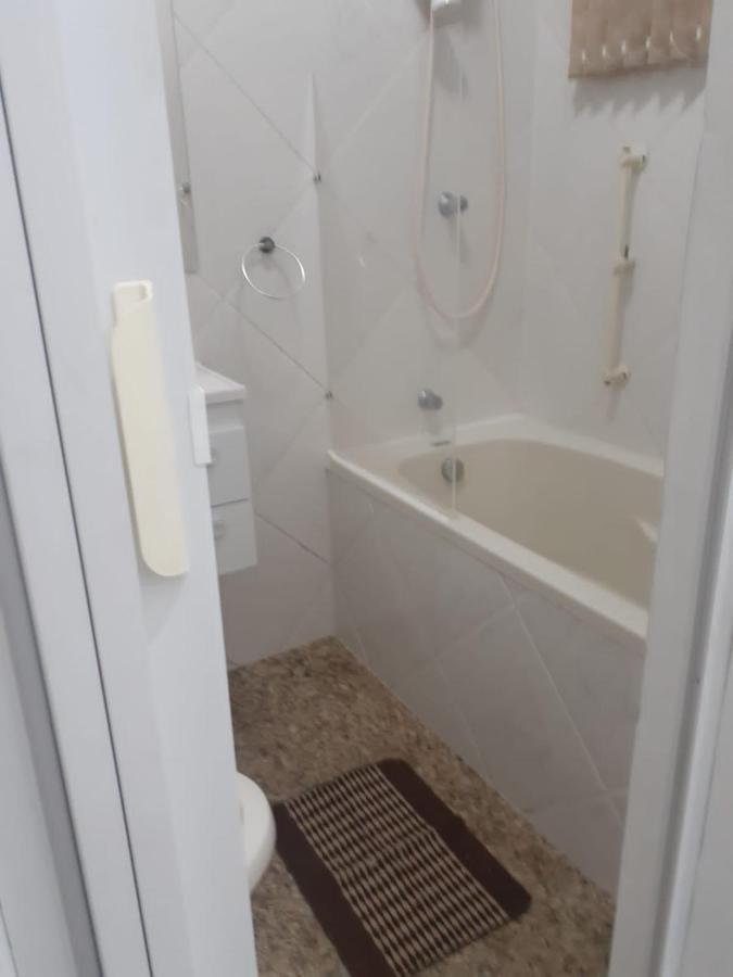Apartamento 2 Dormitorios, Wifi, Ponta Da Praia, Predio Em Frente Ao Mar -